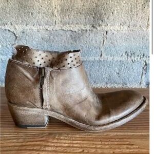 Shoto Women’s Skipper Dive Ankle Bootie By Vero Cuoio- boot w/Side Zip-8.5